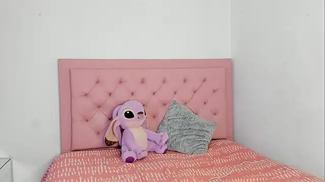 Snapshot of _violetadulce chatting on September 2025 01:43:01 AM violetadulce online show from September 2025 01:43:01 AM