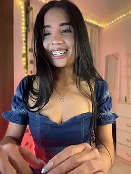 Snapshot of lina_pink chatting on April 2026 01:08:01 AM lina pink online show from April 2026 01:08:01 AM