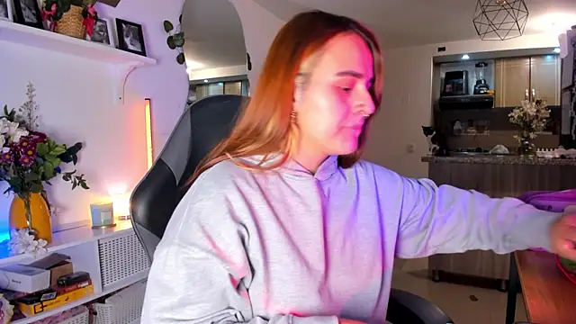 Snapshot of evy_orange1 chatting on March 2026 12:06:01 AM evy orange1 online show from March 2026 12:06:01 AM