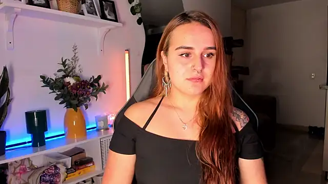 Snapshot of evy_orange1 chatting on March 2026 12:06:01 AM evy orange1 online show from March 2026 12:06:01 AM