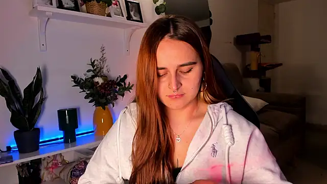 Snapshot of evy_orange1 chatting on March 2026 12:06:01 AM evy orange1 online show from March 2026 12:06:01 AM