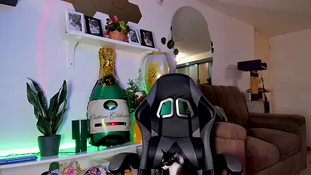 Snapshot of evy_orange1 chatting on March 2026 12:58:02 AM evy orange1 online show from March 2026 12:58:02 AM