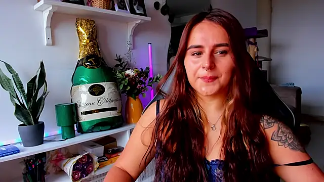 Snapshot of evy_orange1 chatting on March 2026 02:33:02 PM evy orange1 online show from March 2026 02:33:02 PM