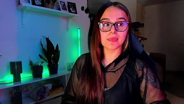 Snapshot of evy_orange1 chatting on March 2026 12:05:01 AM evy orange1 online show from March 2026 12:05:01 AM