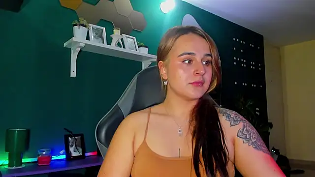 Snapshot of evy_orange1 chatting on June 2026 12:02:02 AM evy orange1 online show from June 2026 12:02:02 AM