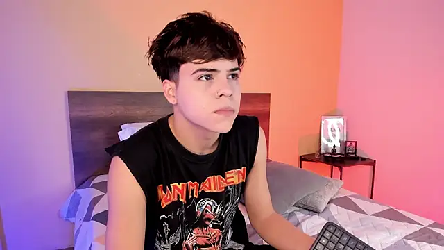 justinbiler online show from February 2025 12:36:01 PM