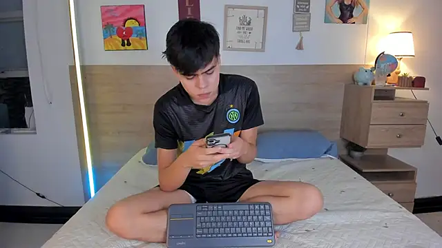 justinbiler online show from October 2025 12:41:02 PM