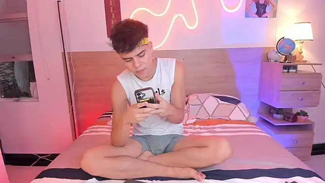 justinbiler online show from October 2025 01:45:02 PM