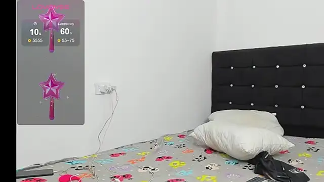 Snapshot of Alexander_and_Xiao chatting on December 2025 10:29:02 PM Alexander and Xiao online show from December 2025 10:29:02 PM