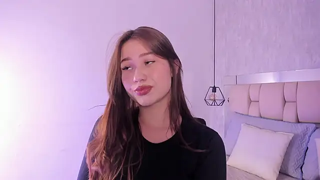 Snapshot of Roxie-Summers11 chatting on January 2025 07:43:01 PM Roxie-Summers11 online show from January 2025 07:43:01 PM