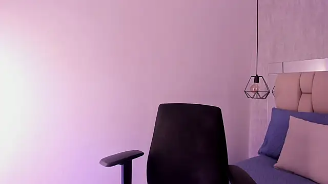 Snapshot of Roxie-Summers11 chatting on January 2025 11:06:01 PM Roxie-Summers11 online show from January 2025 11:06:01 PM