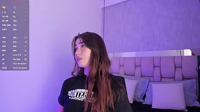 Snapshot of Roxie-Summers11 chatting on February 2025 07:21:01 PM Roxie-Summers11 online show from February 2025 07:21:01 PM