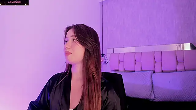 Snapshot of Roxie-Summers11 chatting on February 2025 10:30:01 PM Roxie-Summers11 online show from February 2025 10:30:01 PM