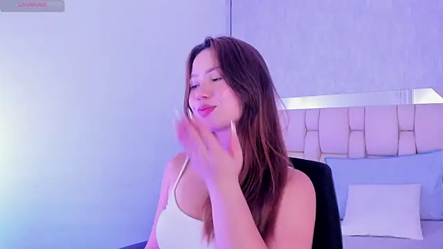 Snapshot of Roxie-Summers11 chatting on February 2025 11:04:02 PM Roxie-Summers11 online show from February 2025 11:04:02 PM