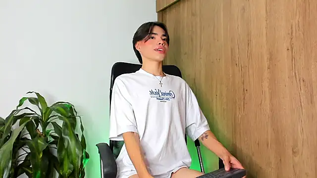 Snapshot of Julifoxx chatting on February 2025 10:12:01 PM Julifoxx online show from February 2025 10:12:01 PM