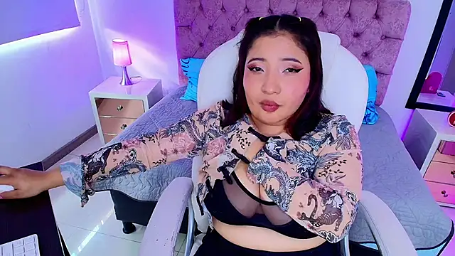 Snapshot of Emma_monserrat chatting on September 2025 07:29:01 PM Emma monserrat online show from September 2025 07:29:01 PM