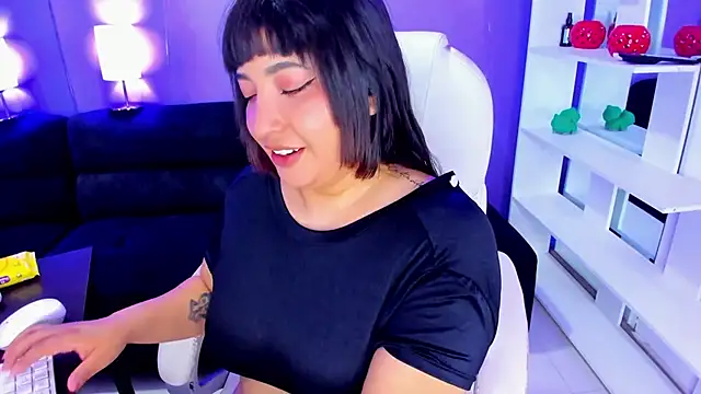 Emma monserrat online show from April 2026 11:16:02 AM