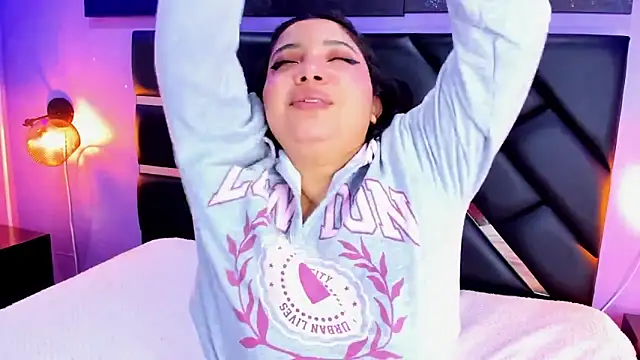 Emma monserrat online show from June 2026 11:23:02 AM