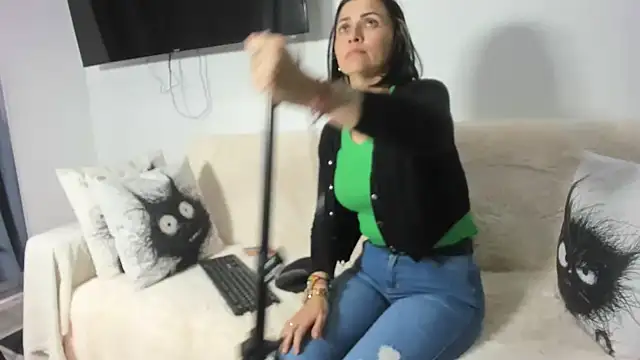 Emma Jnes online show from February 2025 09:46:01 PM