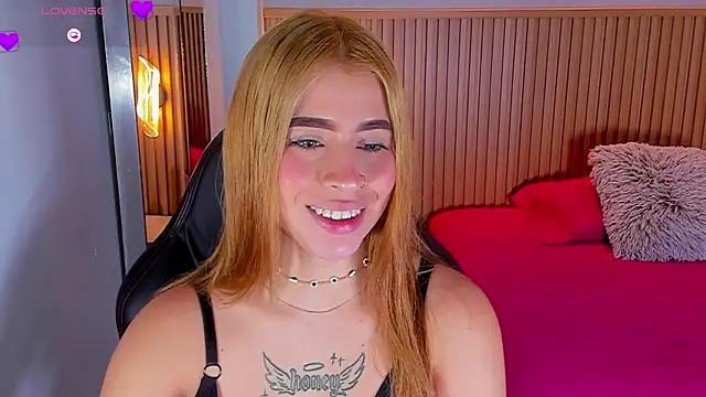 Snapshot of LUCYAMARS1 chatting on October 2025 12:15:01 PM LUCYAMARS1 online show from October 2025 12:15:01 PM