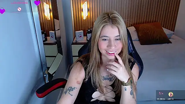 Snapshot of LUCYAMARS1 chatting on November 2025 12:51:02 PM LUCYAMARS1 online show from November 2025 12:51:02 PM