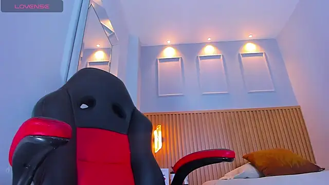 Snapshot of LUCYAMARS1 chatting on November 2025 02:32:01 PM LUCYAMARS1 online show from November 2025 02:32:01 PM