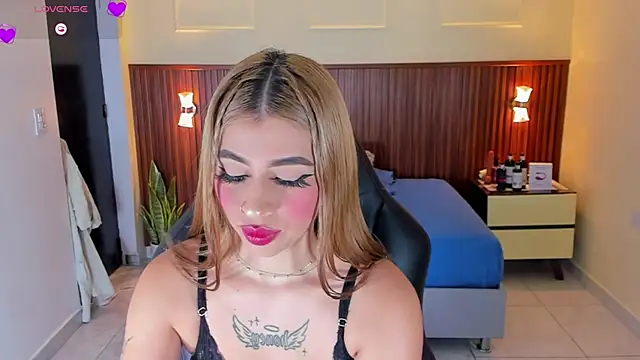 Snapshot of LUCYAMARS1 chatting on November 2025 01:01:01 PM LUCYAMARS1 online show from November 2025 01:01:01 PM