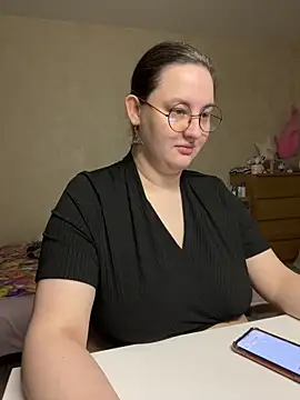 hungry1bunny online show from May 2026 04:37:02 PM