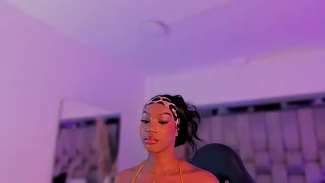 Snapshot of ChaynnaCooper chatting on October 2025 08:40:02 PM ChaynnaCooper online show from October 2025 08:40:02 PM