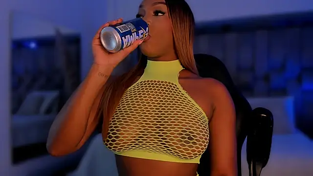 Snapshot of ChaynnaCooper chatting on November 2025 04:33:02 AM ChaynnaCooper online show from November 2025 04:33:02 AM