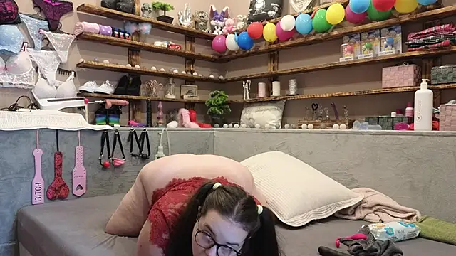 Snapshot of Kimberly-Caprice chatting on February 2025 11:45:02 AM Kimberly-Caprice online show from February 2025 11:45:02 AM