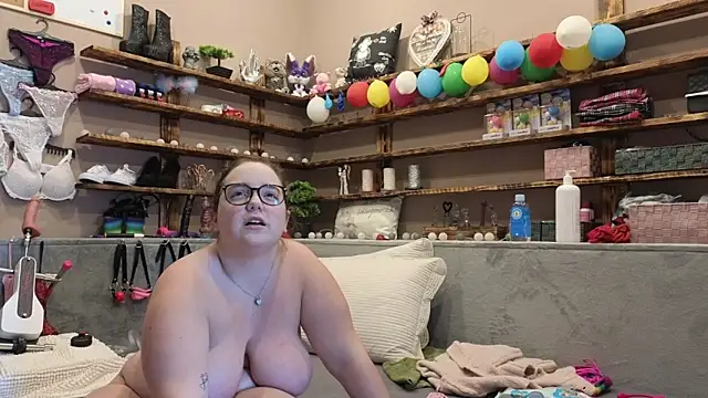 Snapshot of Kimberly-Caprice chatting on February 2025 11:32:02 AM Kimberly-Caprice online show from February 2025 11:32:02 AM
