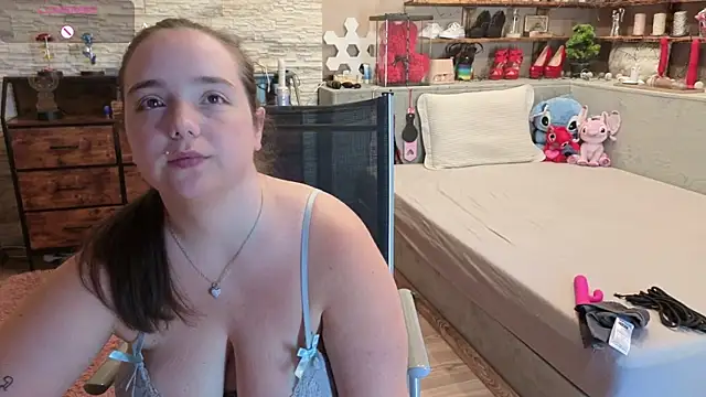 Snapshot of Kimberly-Caprice chatting on July 2026 07:17:02 AM Kimberly-Caprice online show from July 2026 07:17:02 AM