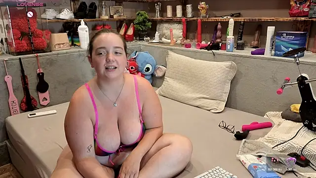 Snapshot of Kimberly-Caprice chatting on August 2026 07:10:01 AM Kimberly-Caprice online show from August 2026 07:10:01 AM