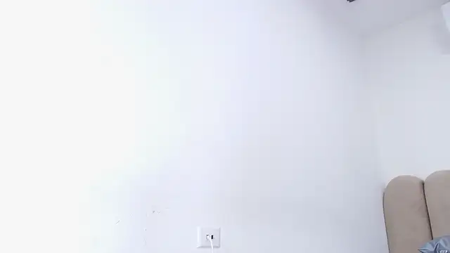 Snapshot of nicol_f chatting on February 2026 03:13:02 AM nicol f online show from February 2026 03:13:02 AM