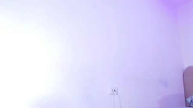 Snapshot of nicol_f chatting on April 2026 03:11:01 AM nicol f online show from April 2026 03:11:01 AM