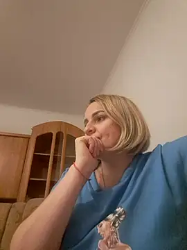 Malichkaanna30 online show from December 2024 05:03:01 PM