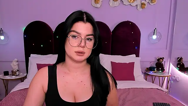 Snapshot of MelanieCarterr chatting on December 2024 10:26:01 PM MelanieCarterr online show from December 2024 10:26:01 PM