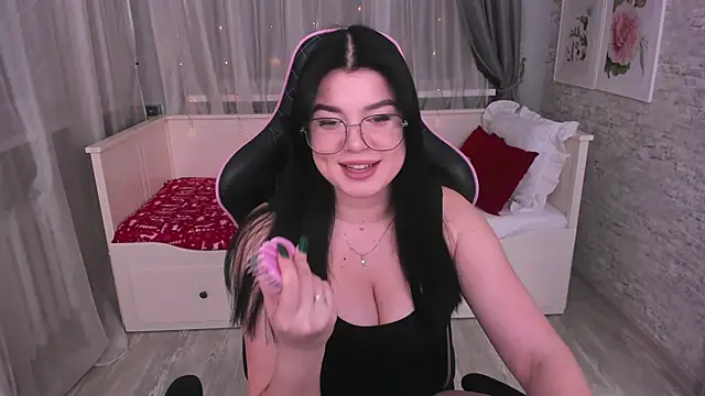 Snapshot of MelanieCarterr chatting on December 2024 07:06:01 PM MelanieCarterr online show from December 2024 07:06:01 PM