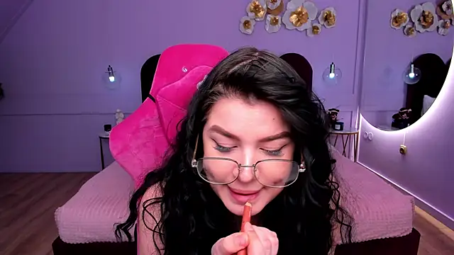 Snapshot of MelanieCarterr chatting on February 2025 07:35:02 PM MelanieCarterr online show from February 2025 07:35:02 PM