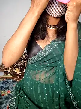 Snapshot of Raat_ki_rani_ chatting on February 2025 01:11:01 AM Raat ki rani online show from February 2025 01:11:01 AM