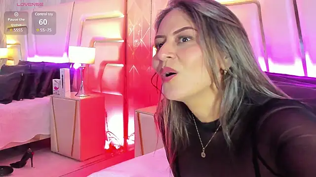 Snapshot of NaomyRivera chatting on March 2025 03:51:02 PM NaomyRivera online show from March 2025 03:51:02 PM