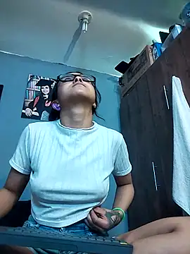 Snapshot of Hot_Teens69 chatting on April 2026 05:10:01 PM Hot Teens69 online show from April 2026 05:10:01 PM