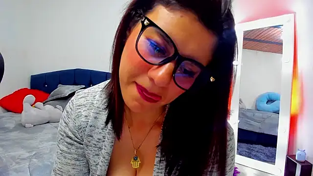 Snapshot of oliviacarltonn_ chatting on February 2025 03:56:02 PM oliviacarltonn online show from February 2025 03:56:02 PM