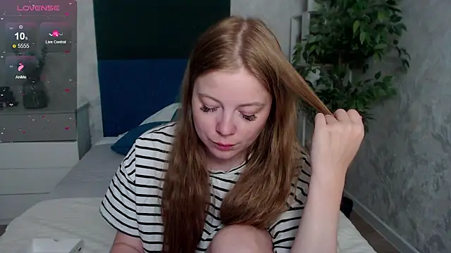 JennyyHot online show from April 2026 07:47:01 AM