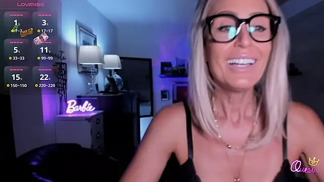 VelvetBarbie online show from April 2026 11:29:02 PM