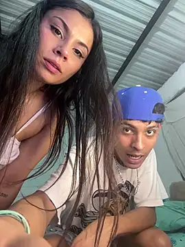ValenSuarez25 online show from June 2026 01:18:02 AM