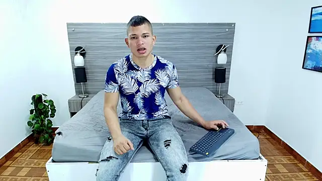 Loony Zion online show from January 2025 01:35:01 PM