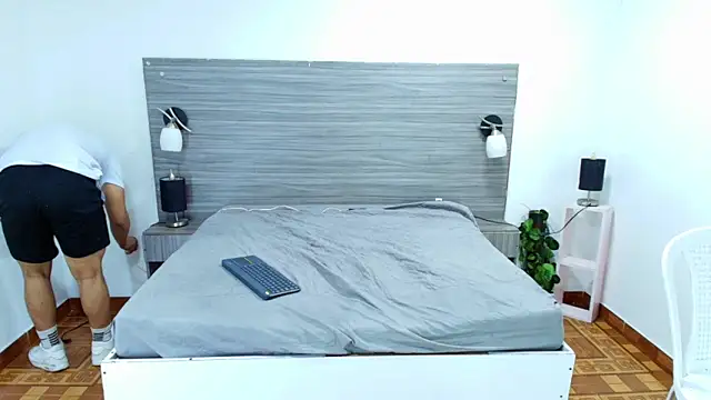 Loony Zion online show from January 2025 01:38:01 PM