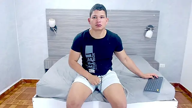 Snapshot of Loony_Zion chatting on September 2025 01:47:02 PM Loony Zion online show from September 2025 01:47:02 PM